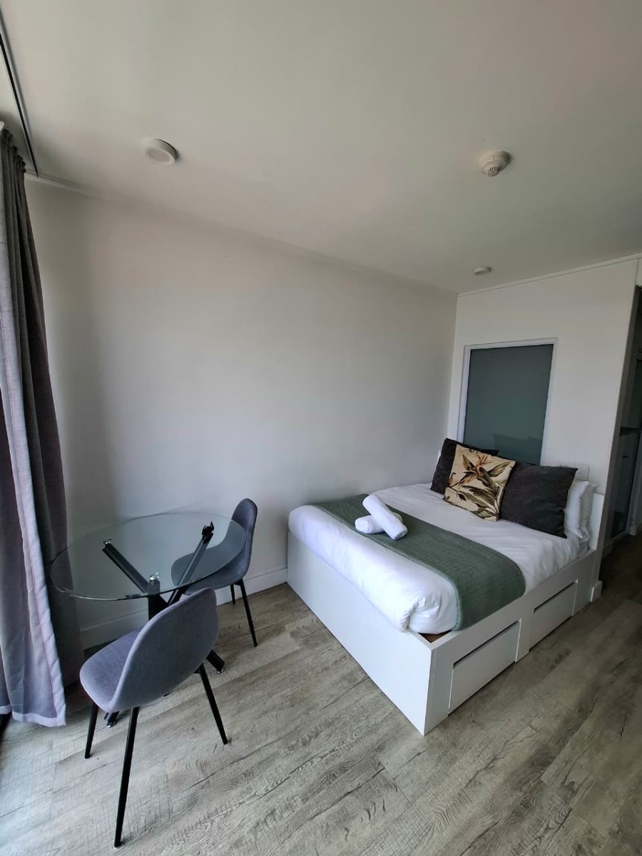 1 Bedroom Property for Sale in Woodstock Western Cape